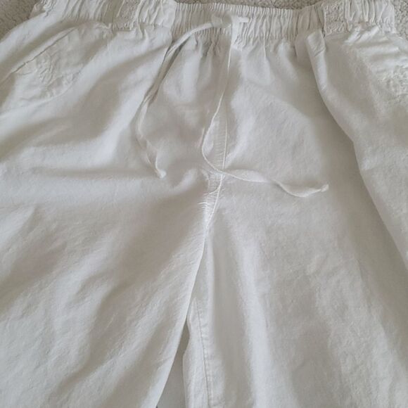 C.B. Casual Women's capris pants - Picture 4 of 9